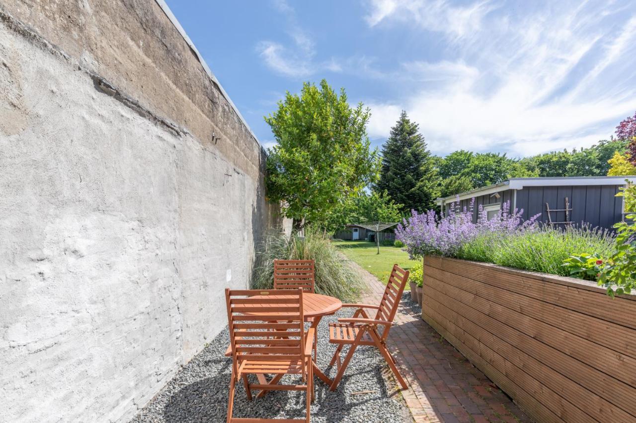 Bootshaus Villa Husum  Exterior photo